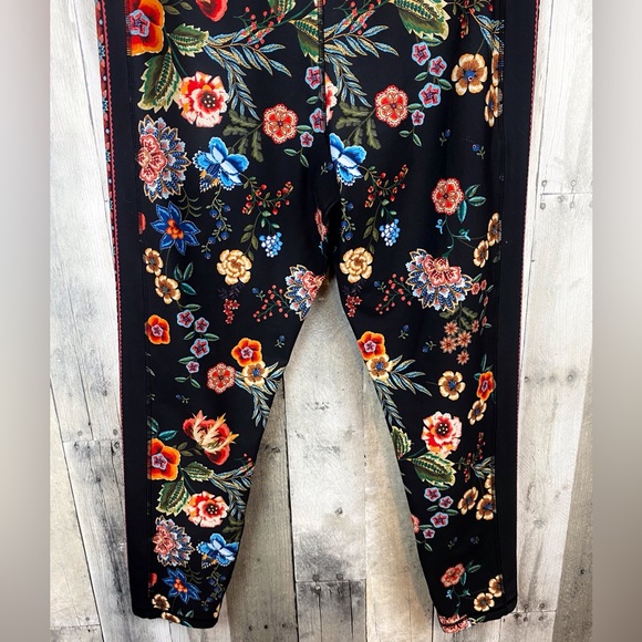 Johnny Was Ardell High Waist Sculpting Legging in Black Multi Size XXL. - Picture 7 of 16